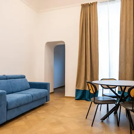 Dimora Del Corso מלון דירות