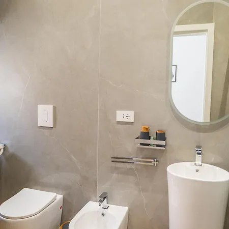 Dimora Del Corso 3* מנפרדוניה