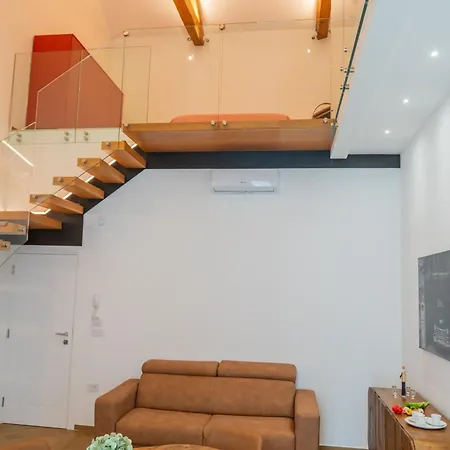 Dimora Del Corso מלון דירות 3*