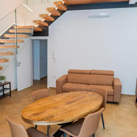 מלון דירות Dimora Del Corso 3*